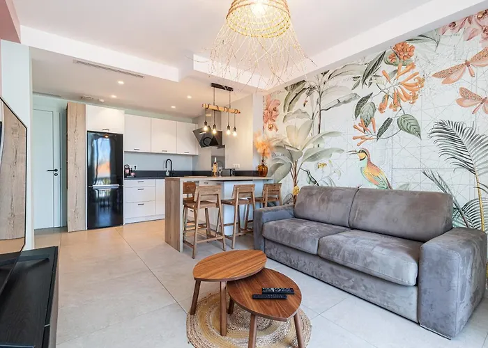 Wilson Ravissant 2 Pièces 4 Couchages à Quelques Pas Des Plages Et Commerces Antibes